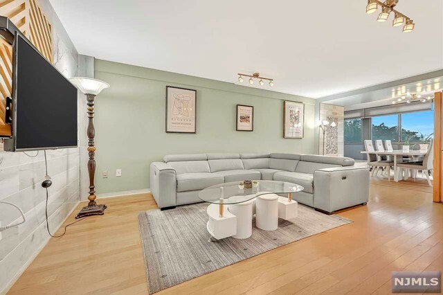 Property Photo:  90 Prospect Avenue 6A  NJ 07601 