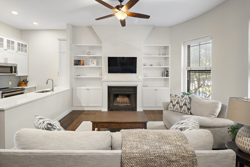 Property Photo:  14 Concord Square 2  MA 02118 