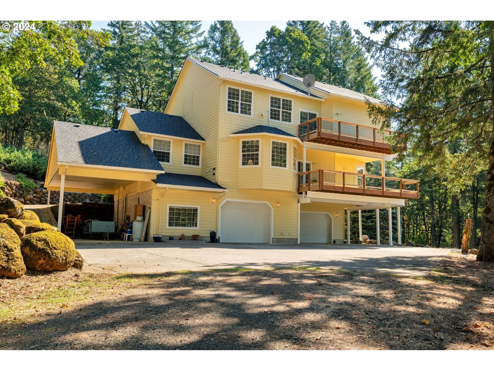 Property Photo:  16650 NE Pit Rd  OR 97123 