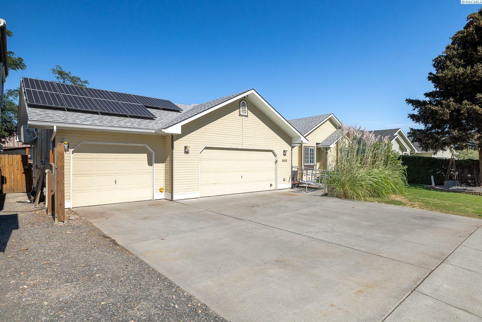 Property Photo:  2122 W 8th Pl  WA 99336 