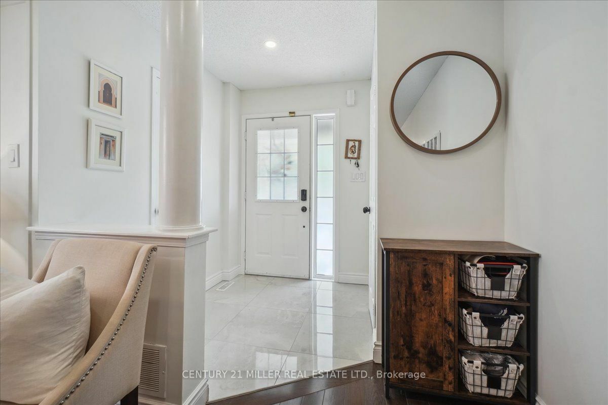 Property Photo:  5429 Robjen Rd  ON L7L 7N2 