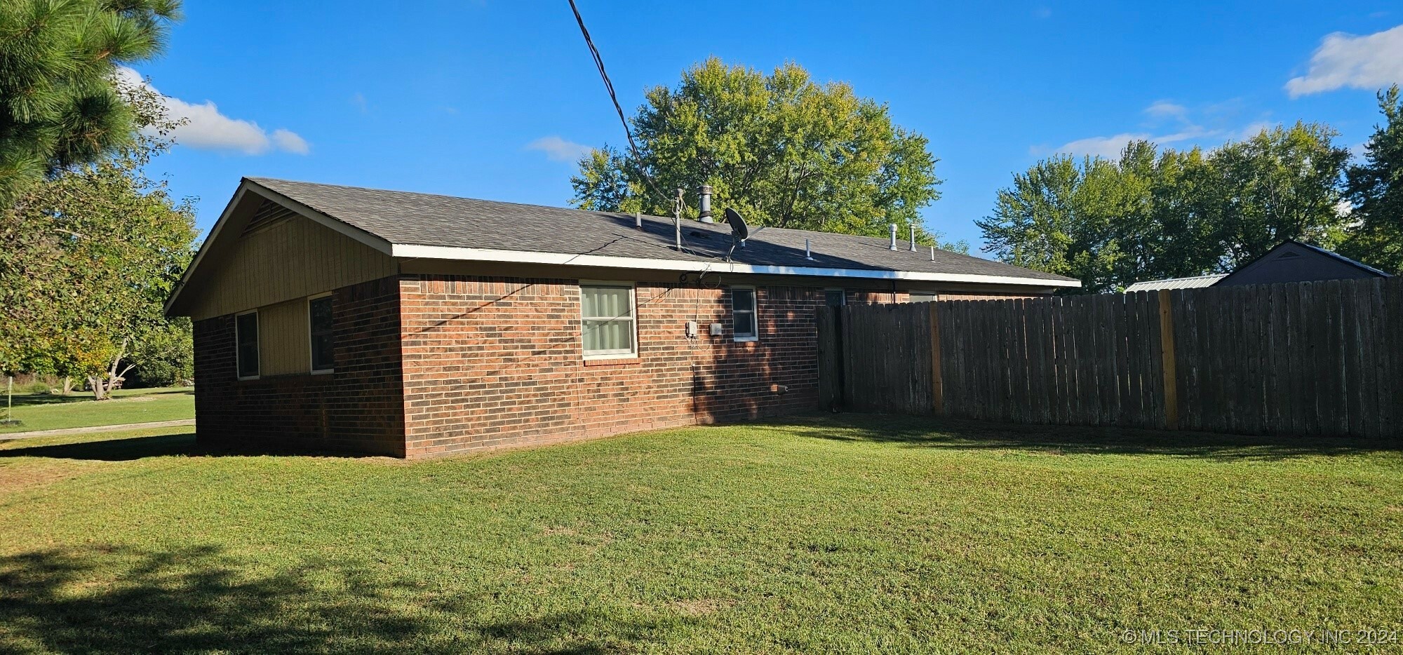 Property Photo:  22660 S 494 Road  OK 74464 