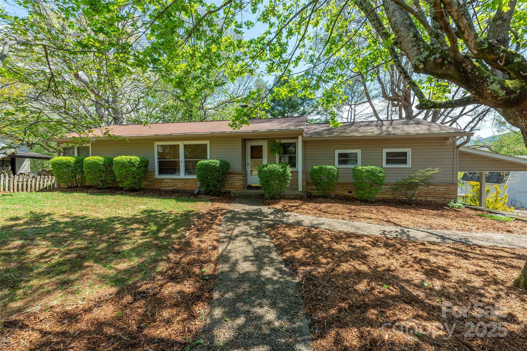 Property Photo:  316 Wilson Avenue  NC 28778 