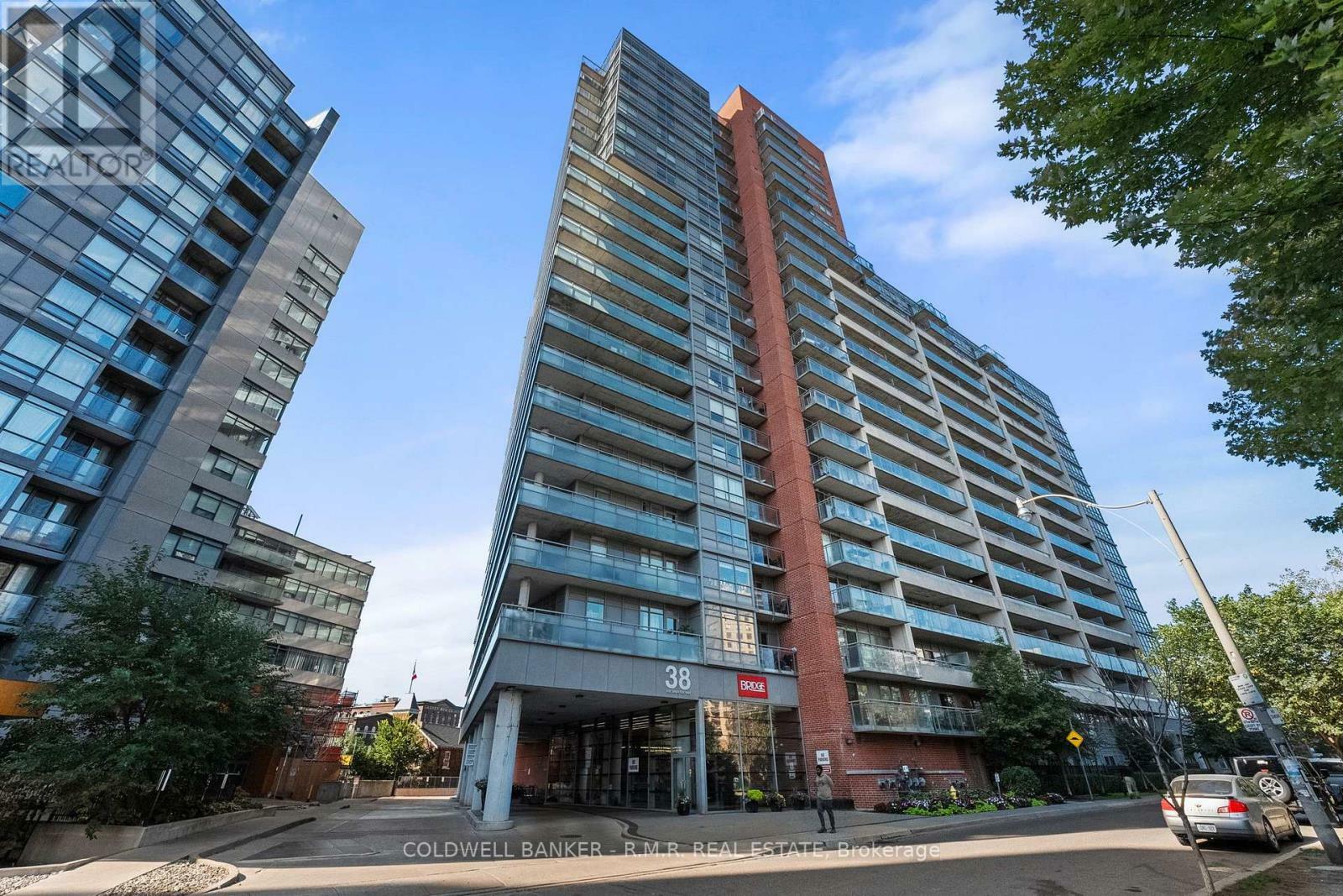 Property Photo:  38 Joe Shuster Way 1902  ON M6K 0A5 