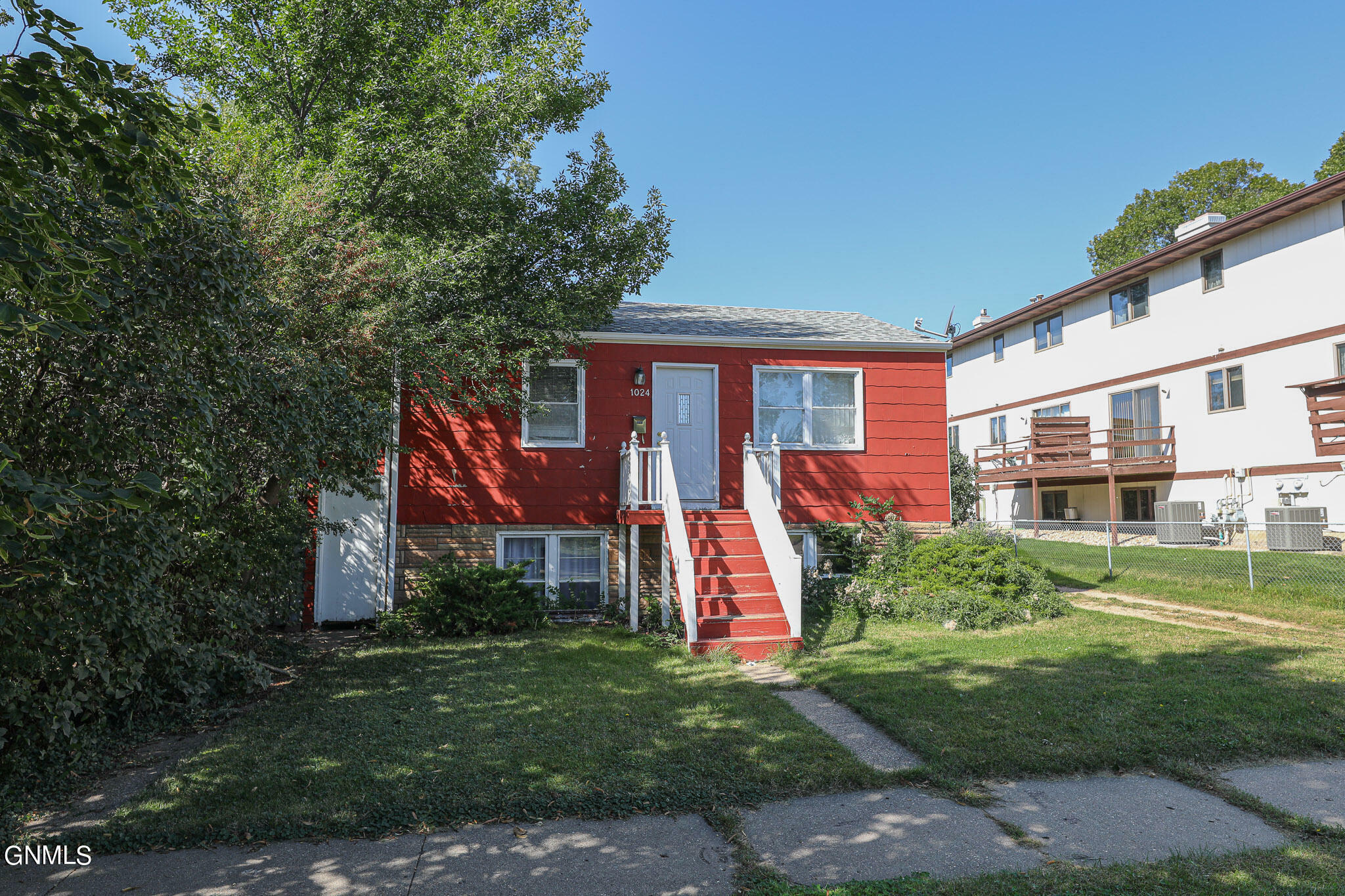 Property Photo:  1024 N 14th Street  ND 58501 