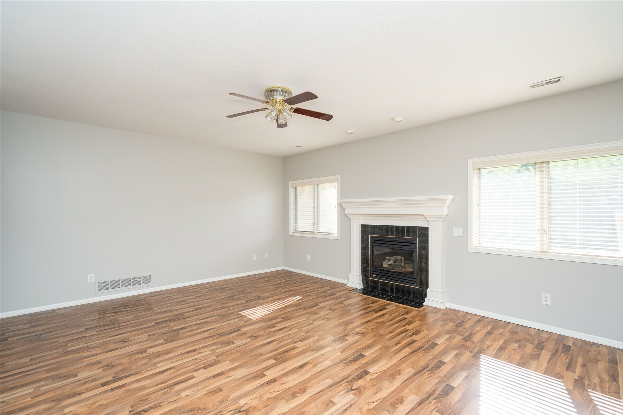 Property Photo:  2408 Pine Circle  IA 50322 