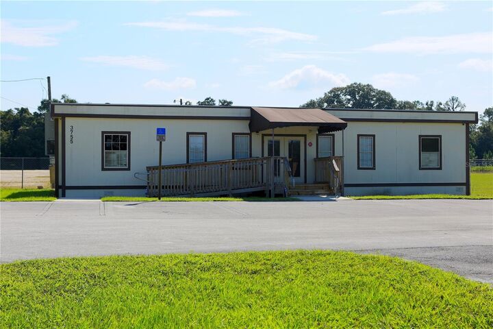 Property Photo: 3955 NW 44th Avenue FL 34482