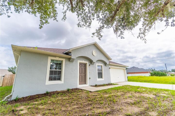 Property Photo:  333 Kingfish Drive  FL 34759