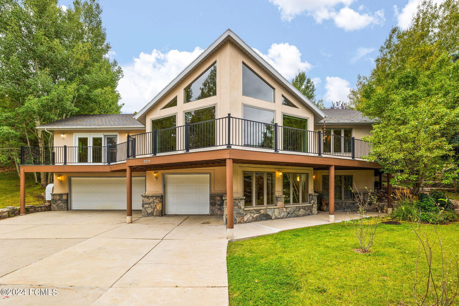 Property Photo:  3221 Homestead Road  UT 84098 