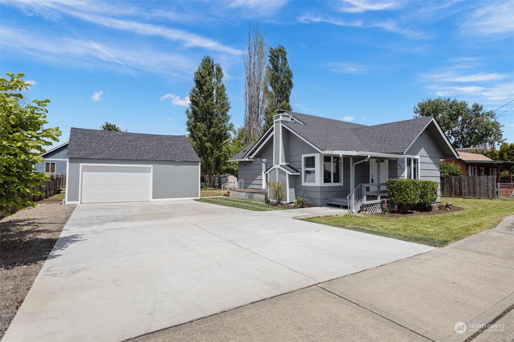 Property Photo:  407 Warde Street  WA 98001 