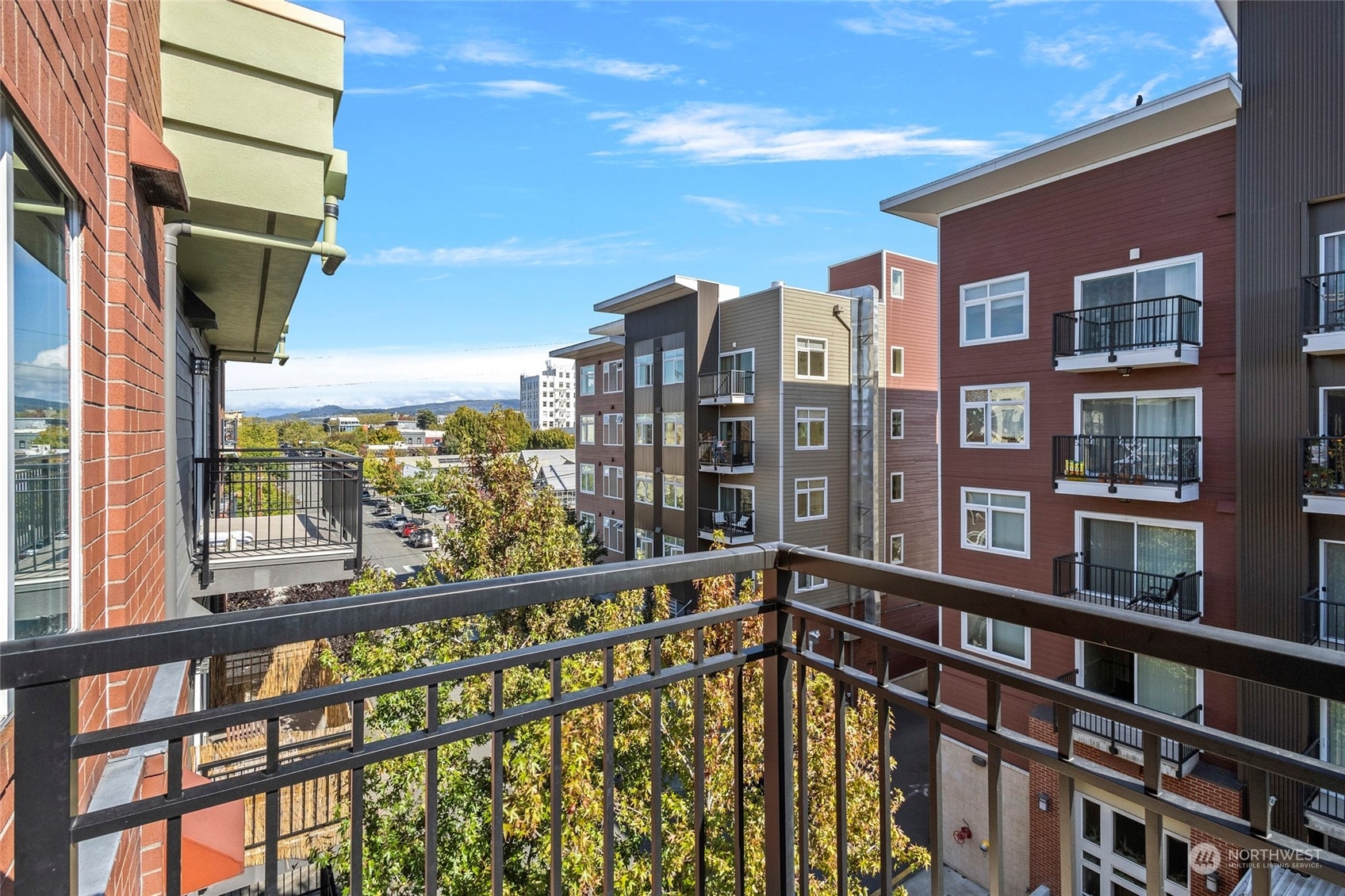 Property Photo:  1015 Railroad Avenue 517  WA 98225 