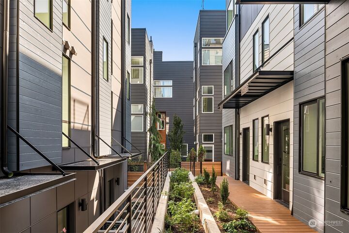 Property Photo: 1419 19th Avenue C WA 98122