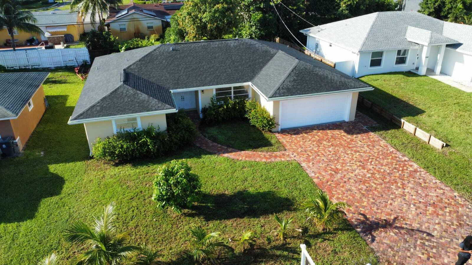 Property Photo:  2826 Floral Road  FL 33462 