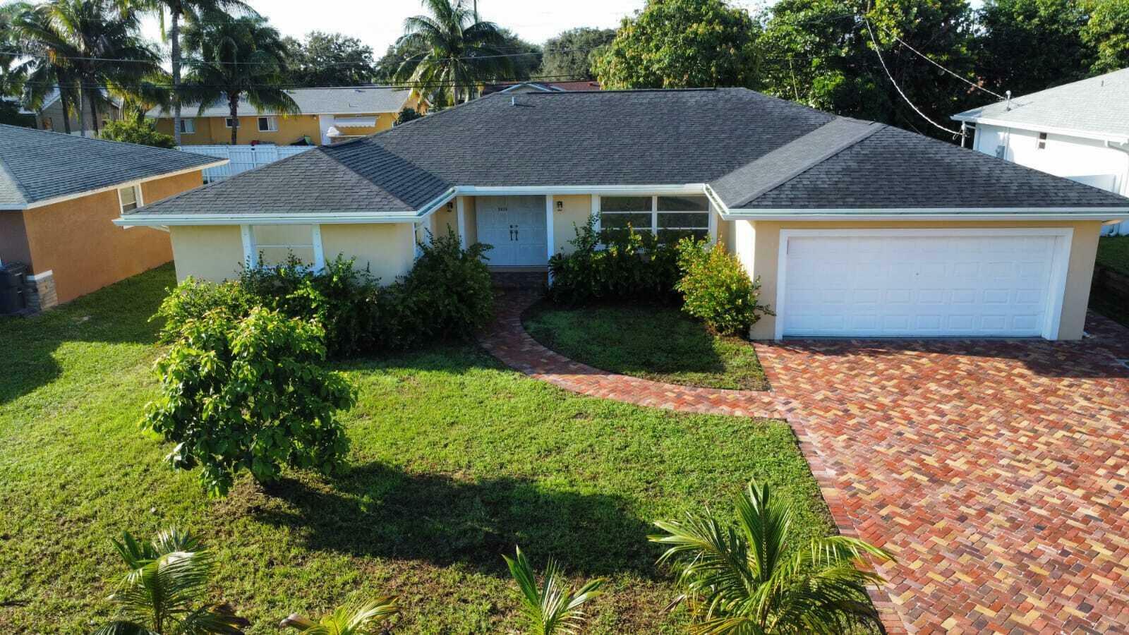 Property Photo:  2826 Floral Road  FL 33462 