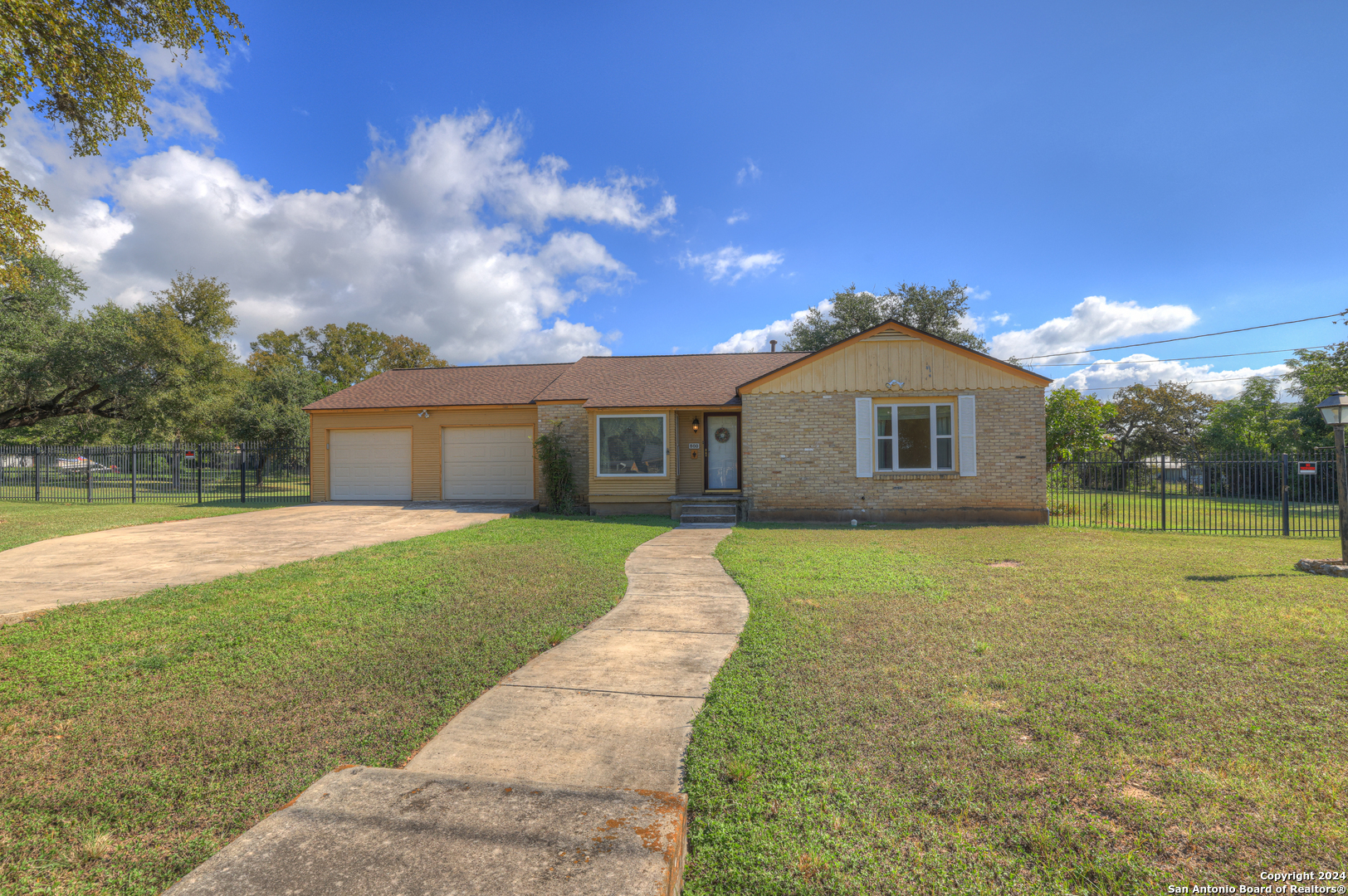 Property Photo:  800 N Bishop  TX 78666 