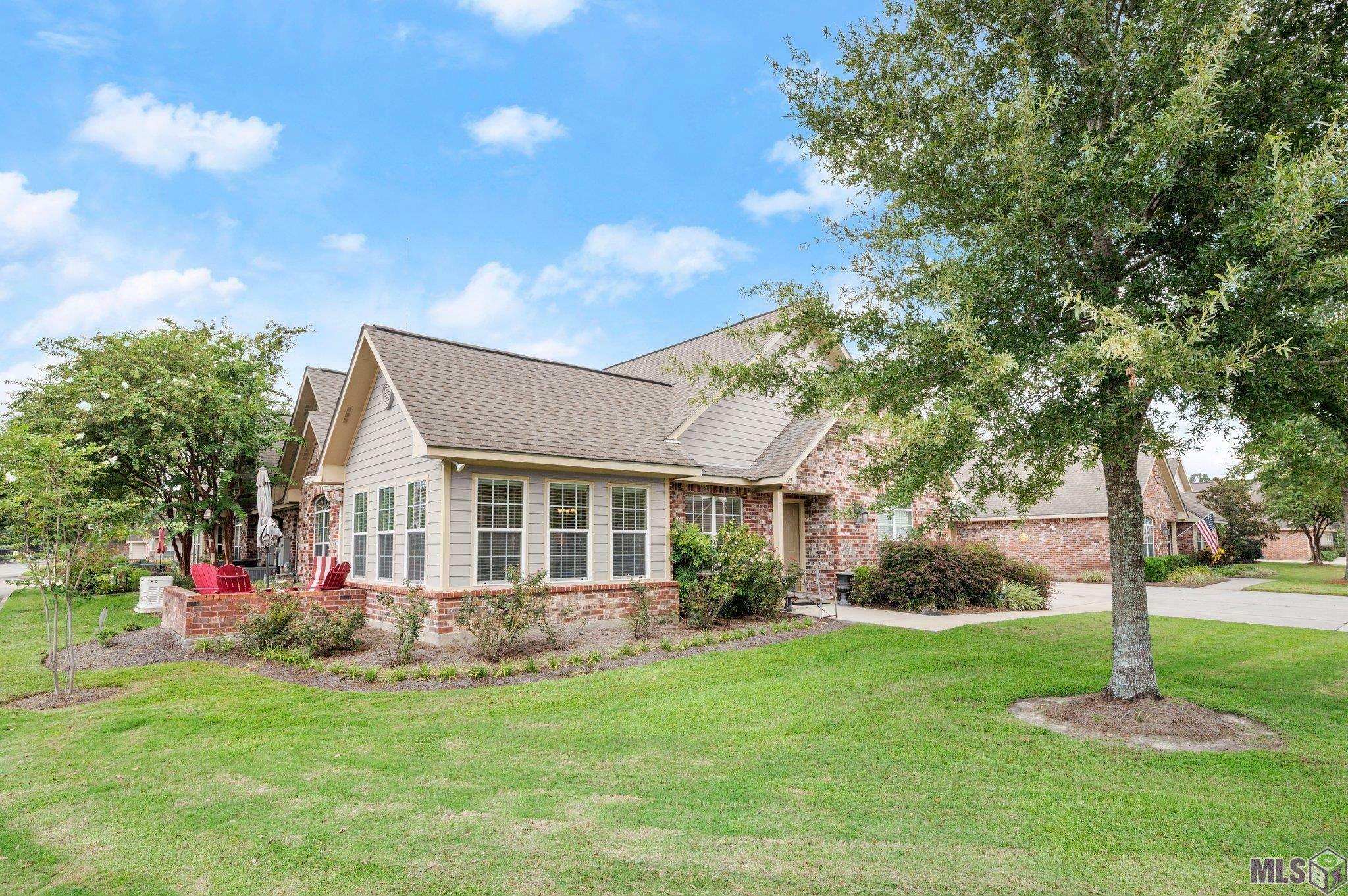 Property Photo: 7111 Village Charmant #69 LA 70809