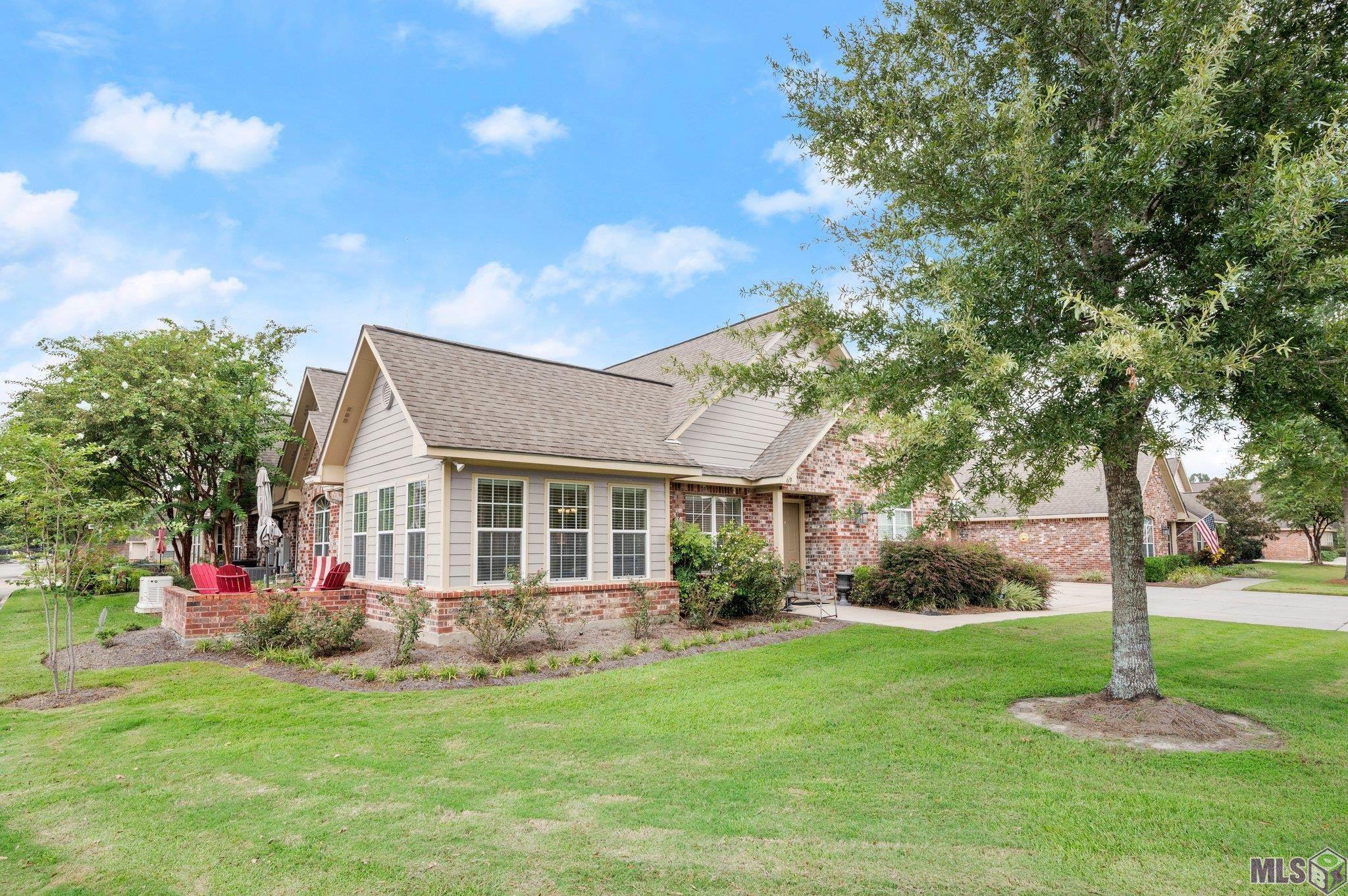 Property Photo: 7111 Village Charmant #69 LA 70809
