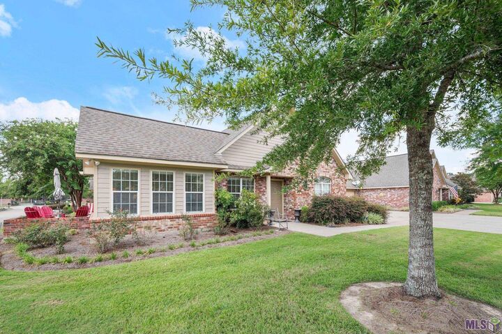 Property Photo:  7111 Village Charmant #69  LA 70809 