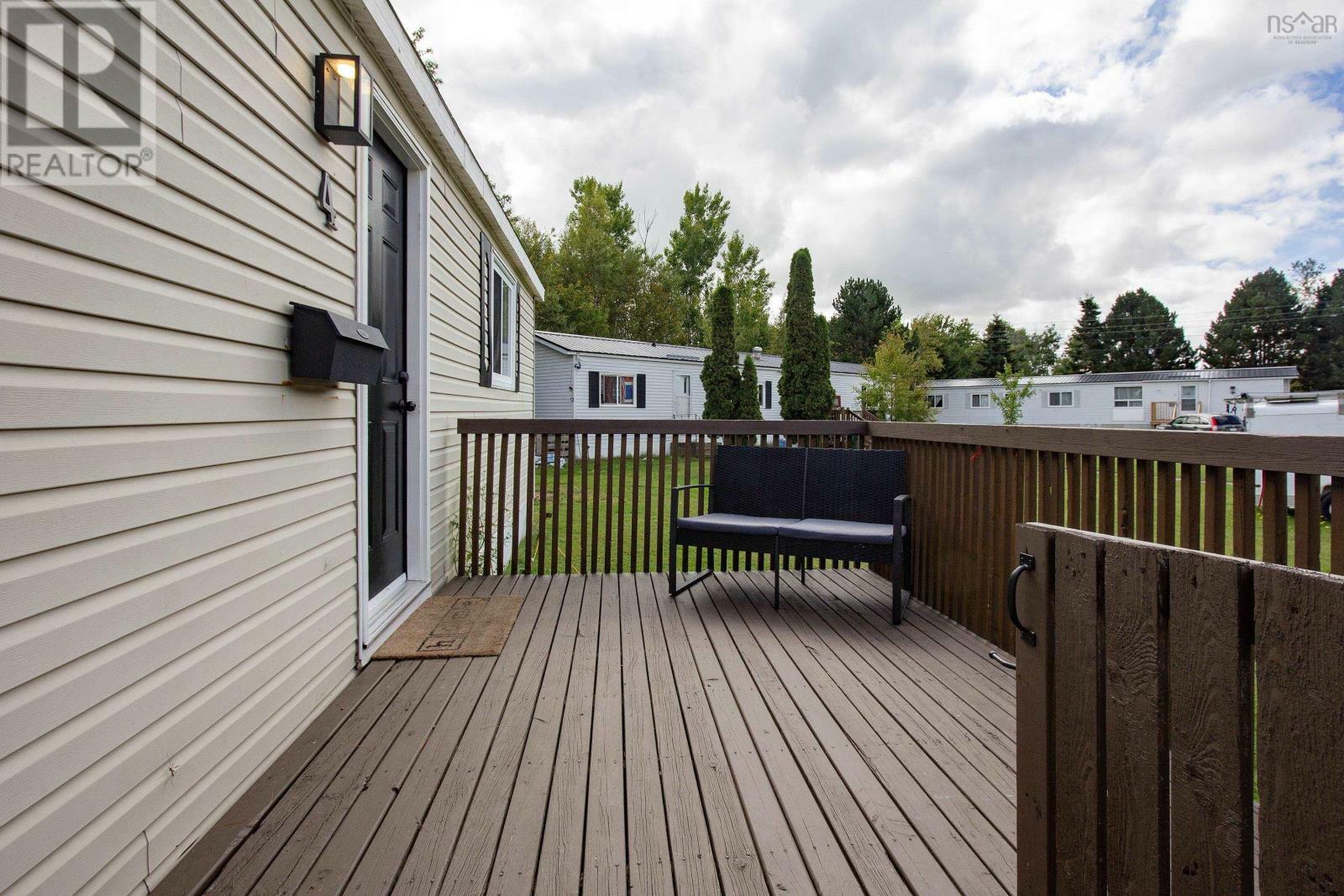 Property Photo:  4 Bayview Crescent  NS B4H 4E5 