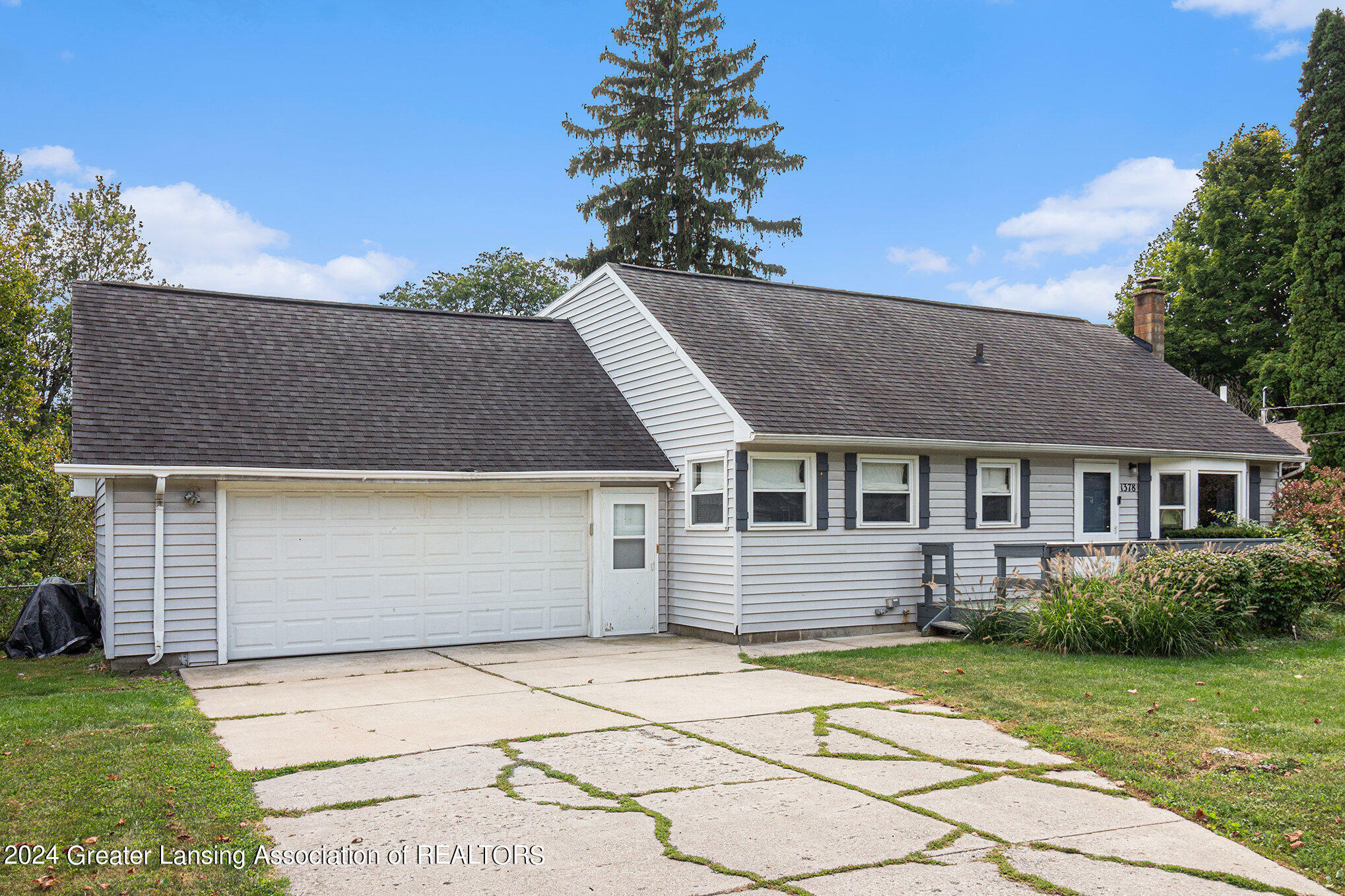 Property Photo:  1378 Valleyview Road  MI 48906 