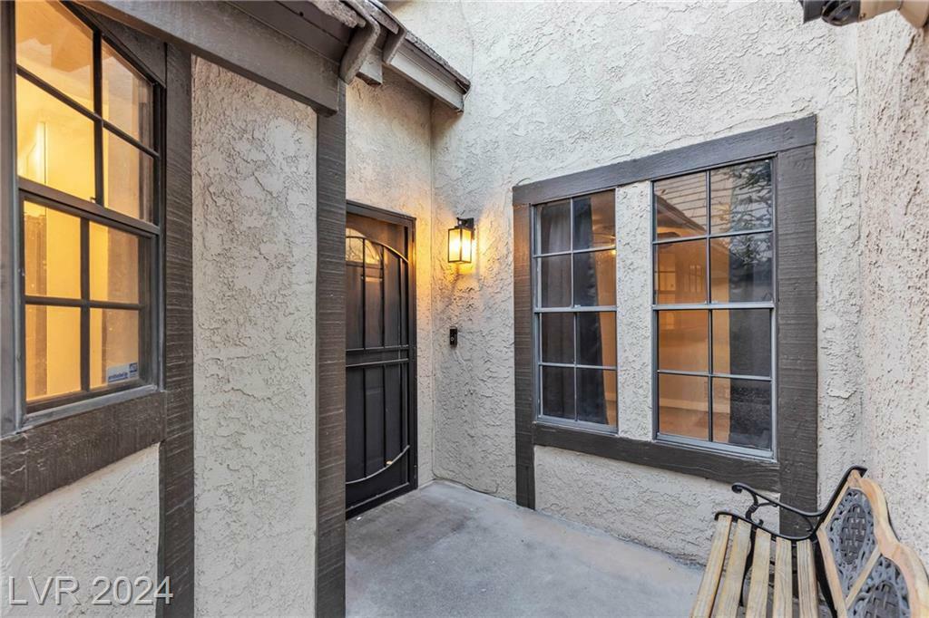 Property Photo:  3946 Edgemoor Way None  NV 89121 