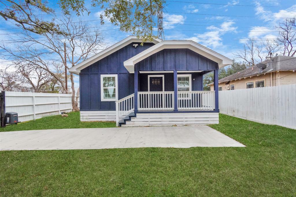 Property Photo:  1602 Luzon Street  TX 77009 