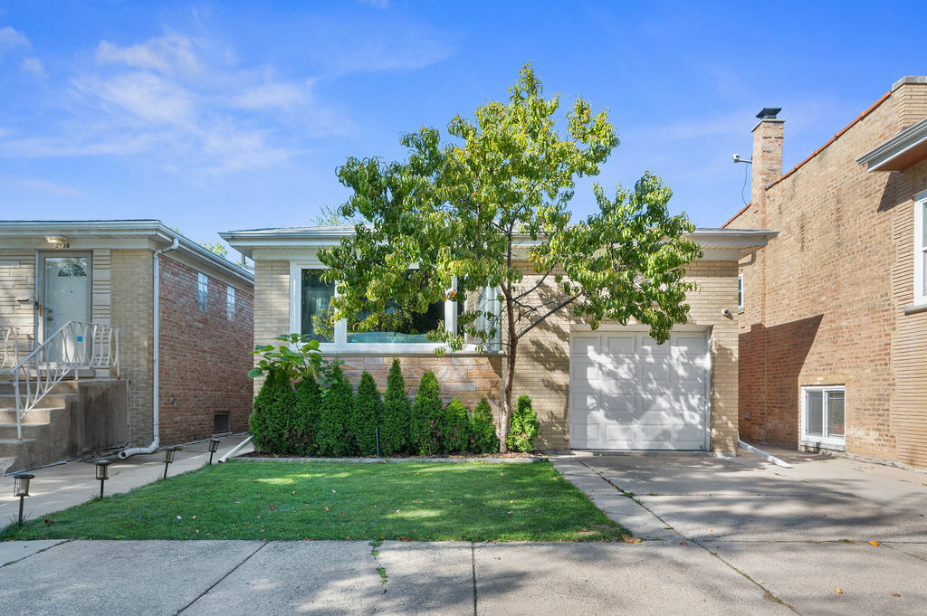 Property Photo:  3742 N Lockwood Avenue  IL 60641 