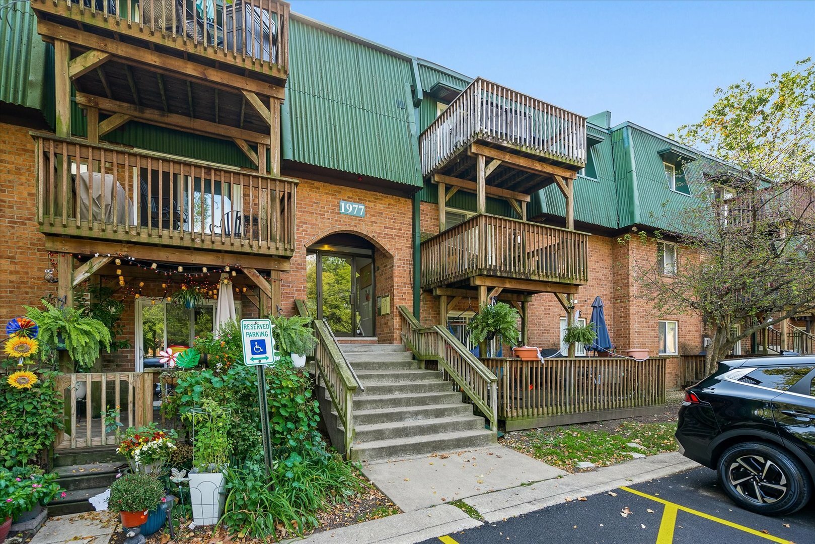 Property Photo: 1977 Tall Oaks Drive 2A IL 60505