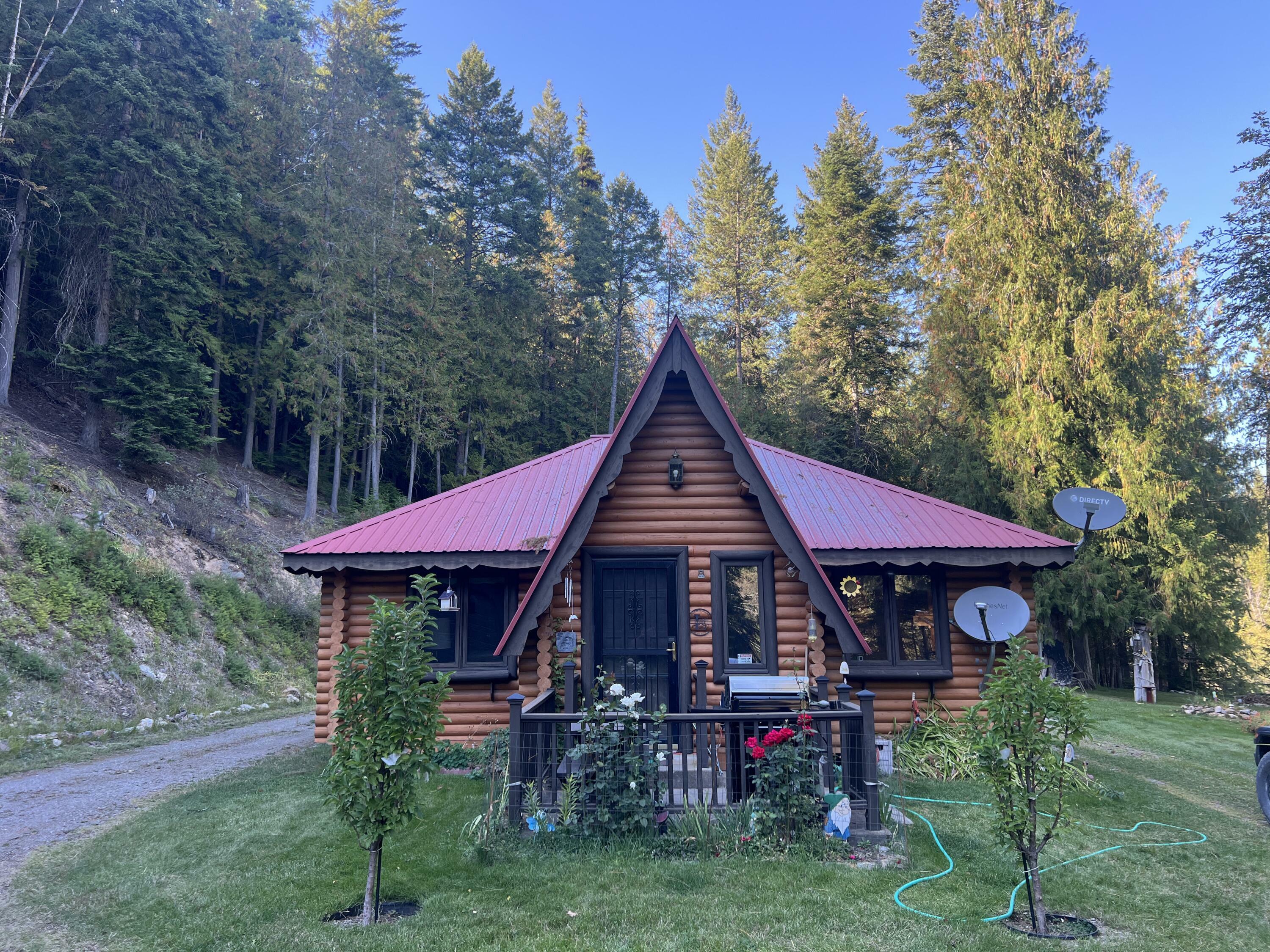 Property Photo:  927 Aladdin Rd  WA 99114 