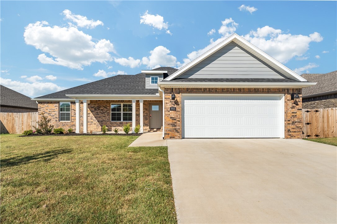 Property Photo: 955 Arden Street AR 72762