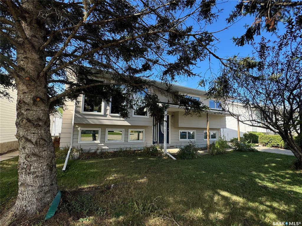 Property Photo:  532 Simpson Crescent  SK S0E 0Y0 