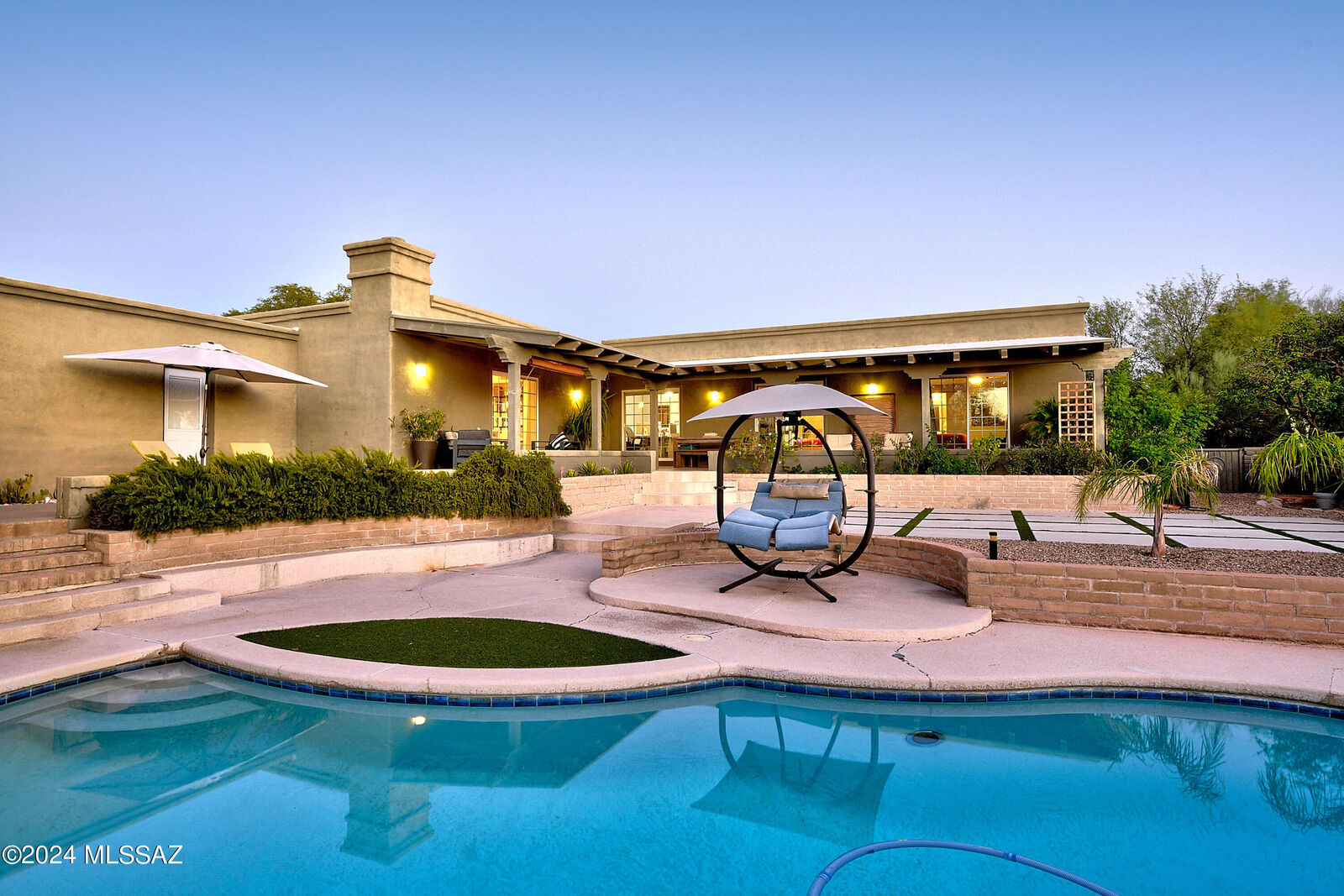 Property Photo: 2030 E Cerrada Nopal AZ 85718