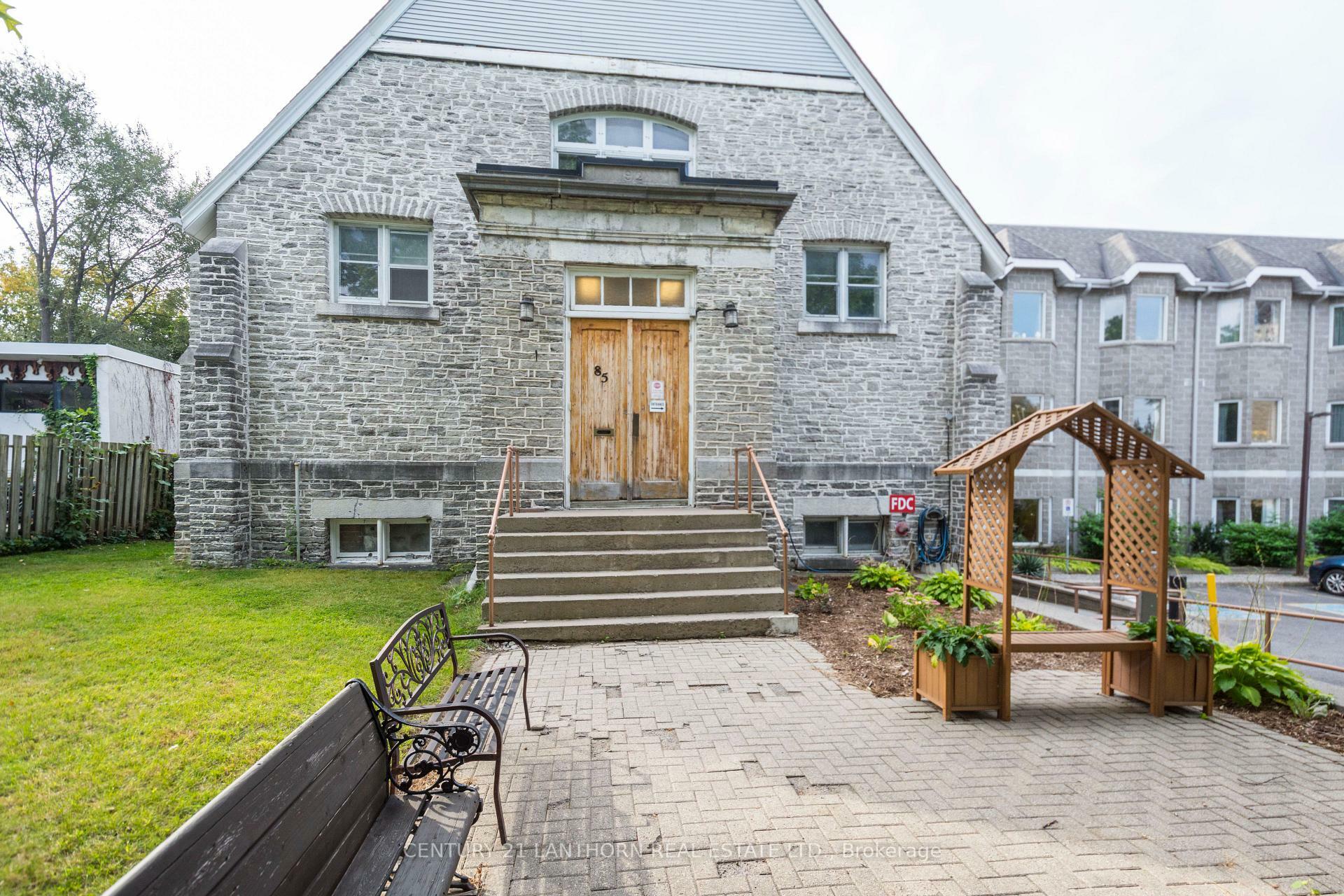 Property Photo:  85 Bridge St E 318  ON K8N 1L9 
