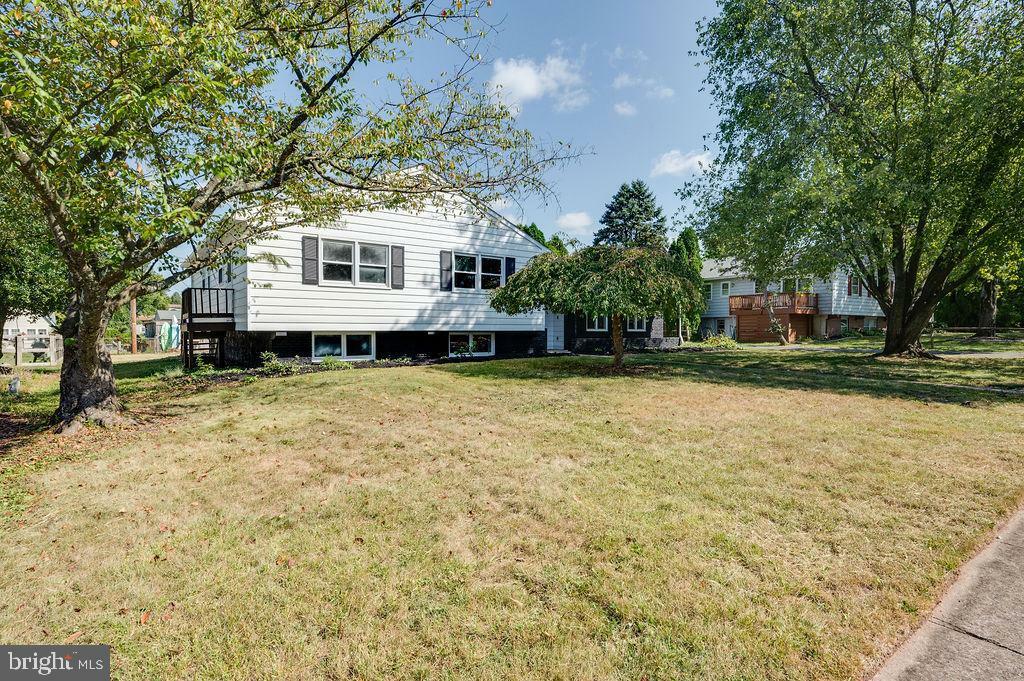 Property Photo:  739 Fernwood Drive  PA 19518 