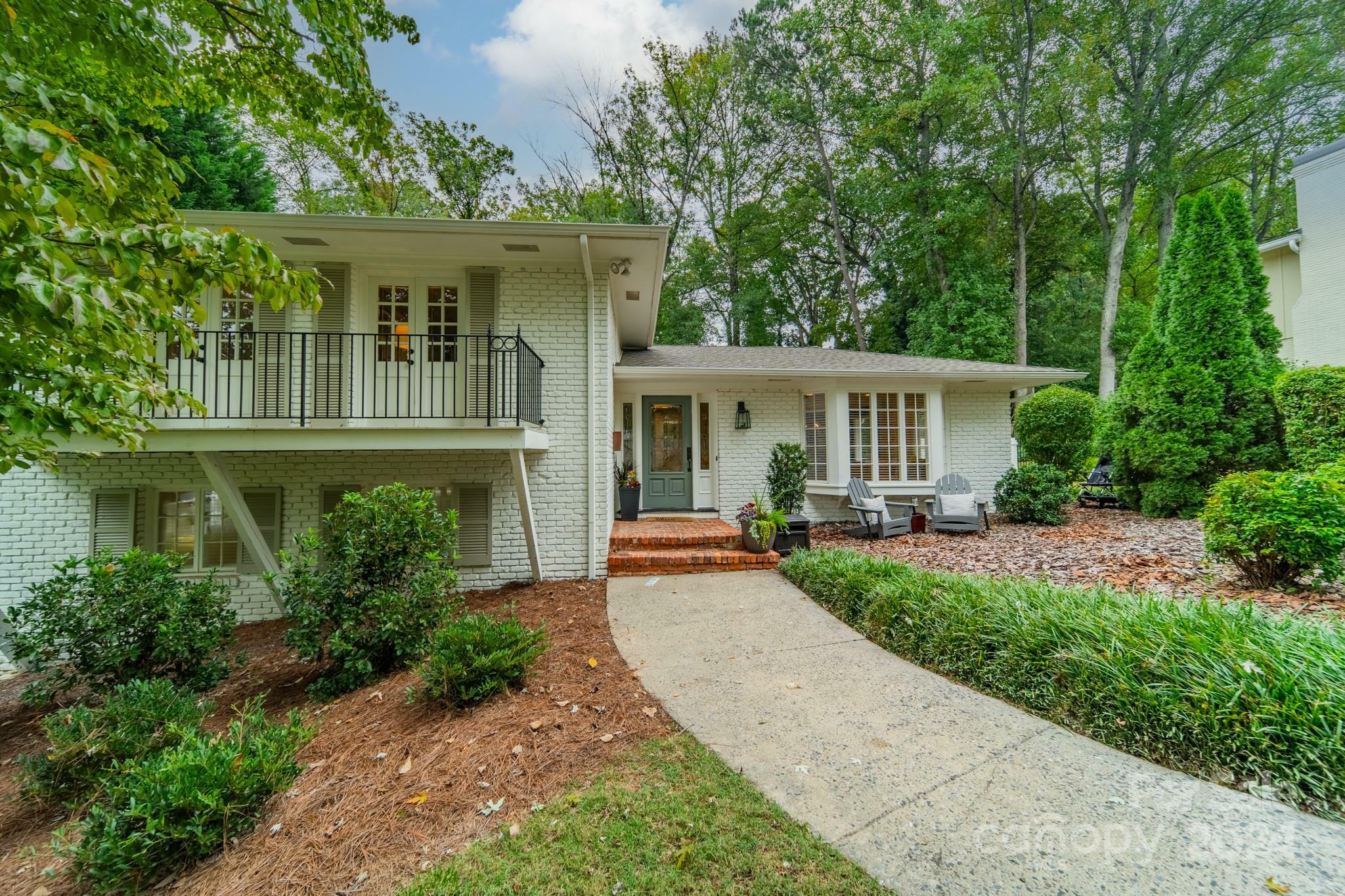 5613 Wintercrest Lane  Charlotte NC 28209 photo