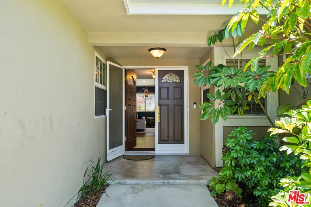 Property Photo:  6151   Rod Ave  CA 91367 