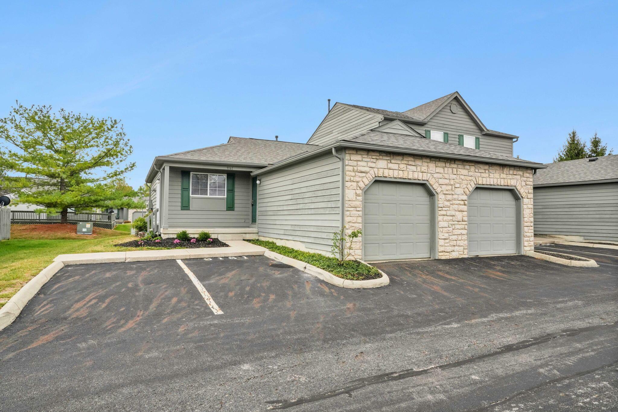 Property Photo:  9161 Parkpoint Lane  OH 43035 