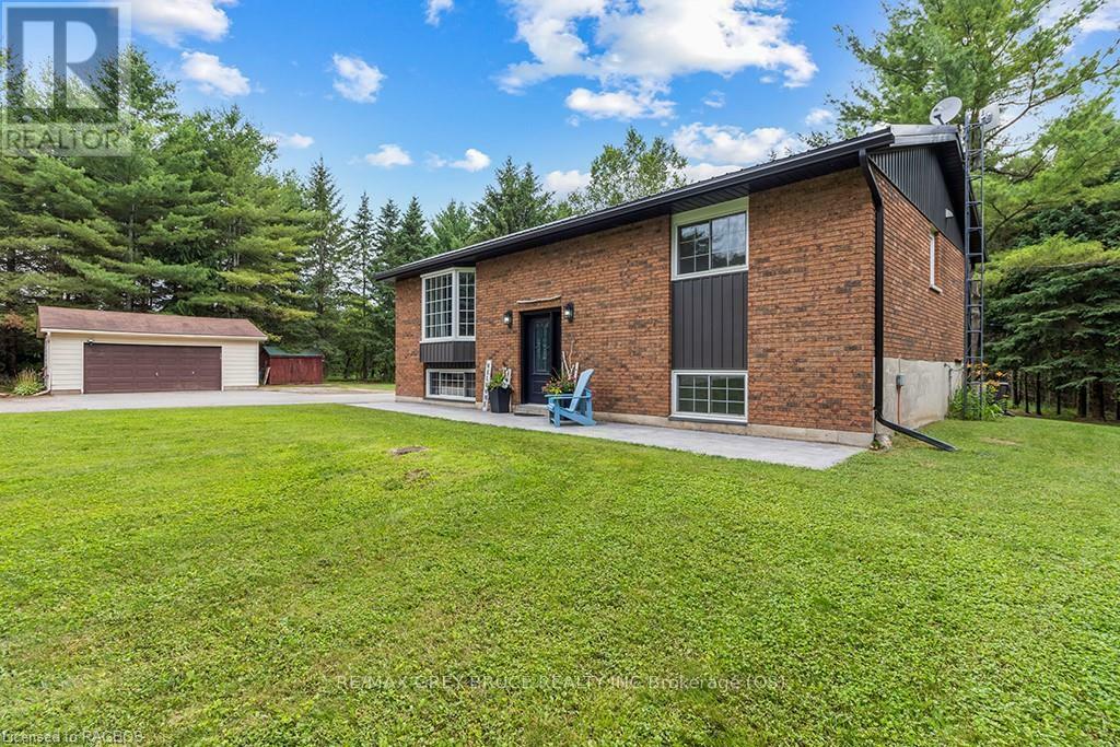 Property Photo:  703021 Walker Sideroad  ON N0H 1G0 