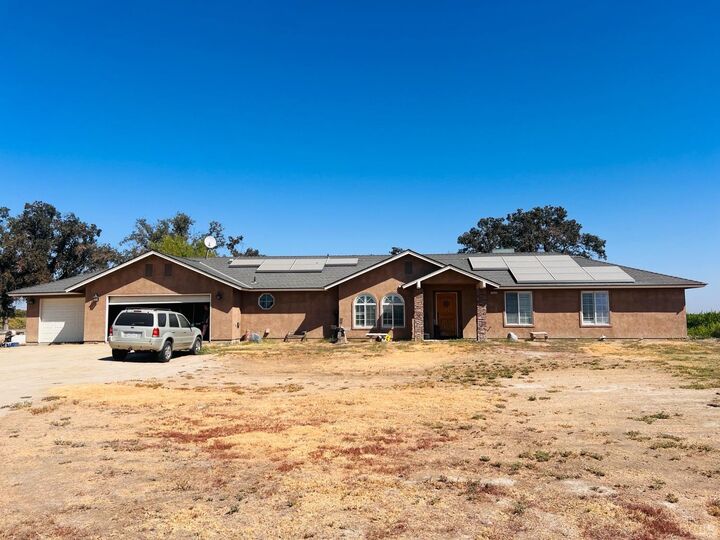 7926 W Cerini Avenue  Riverdale CA 93656 photo