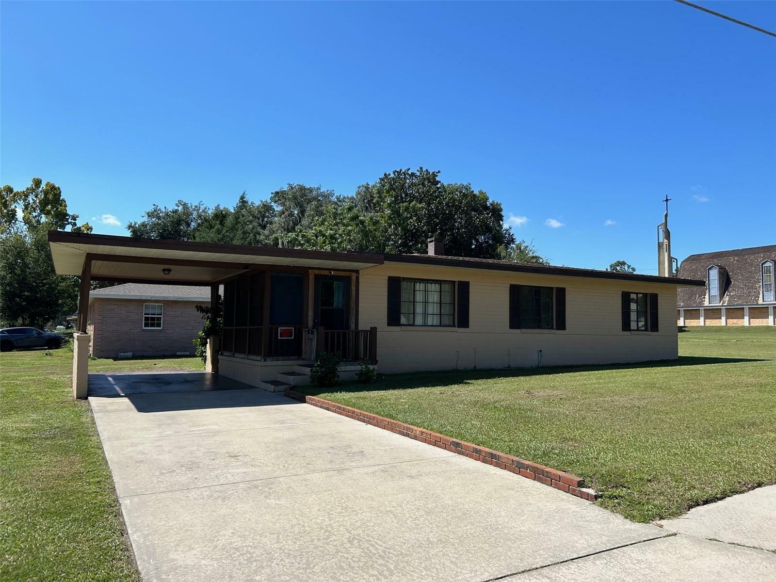 Property Photo:  2201 Vine Street  FL 34748 