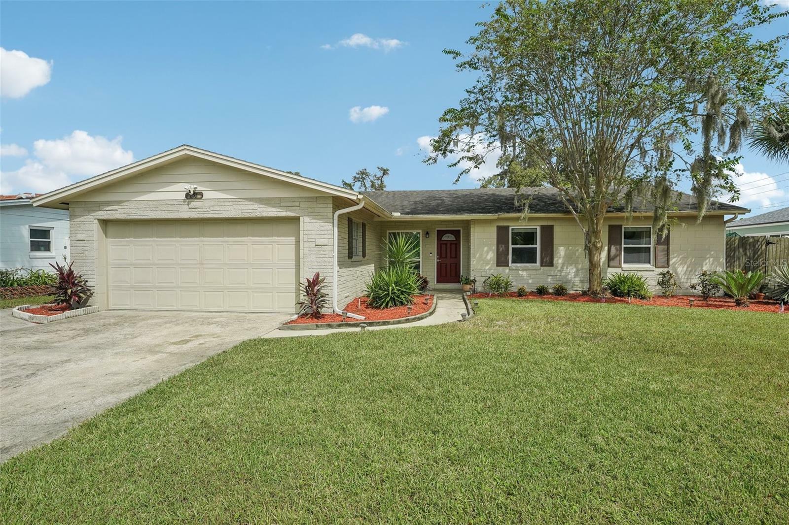 Property Photo:  653 Sherwood Drive  FL 32701 