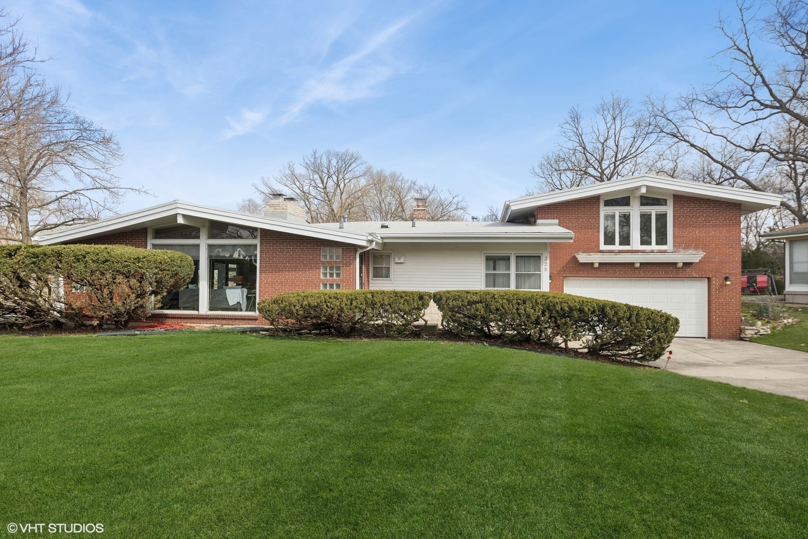 328 Walnut Lane  Oak Brook IL 60523 photo