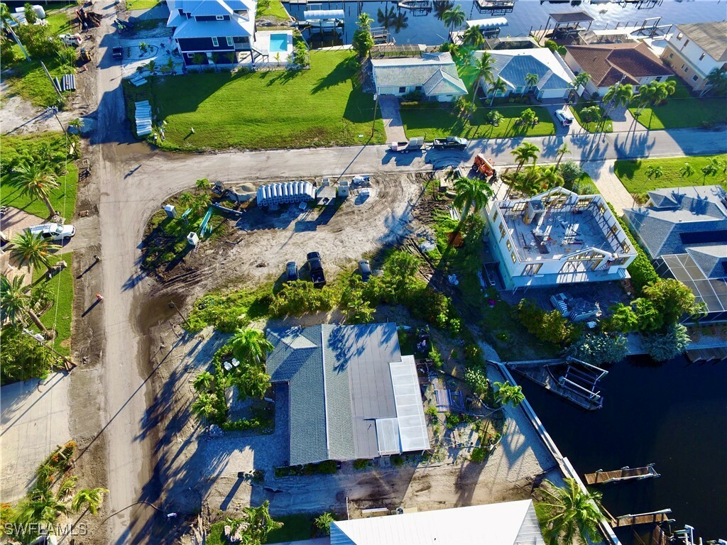 Property Photo: 264 Albatross Street FL 33931