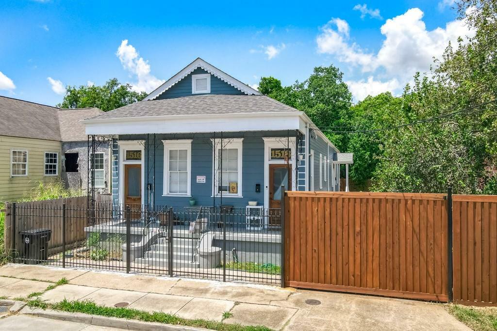 Property Photo:  1516 Louisa Street A  LA 70117 