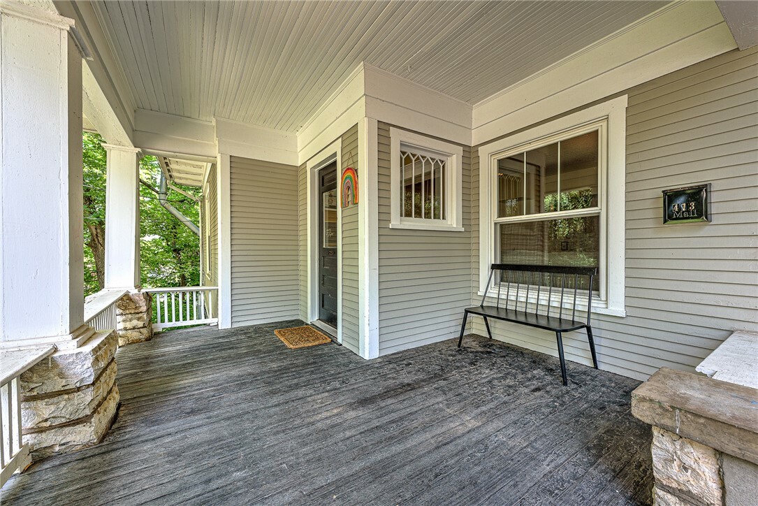 Property Photo:  413 S Madison Street  AR 72761 