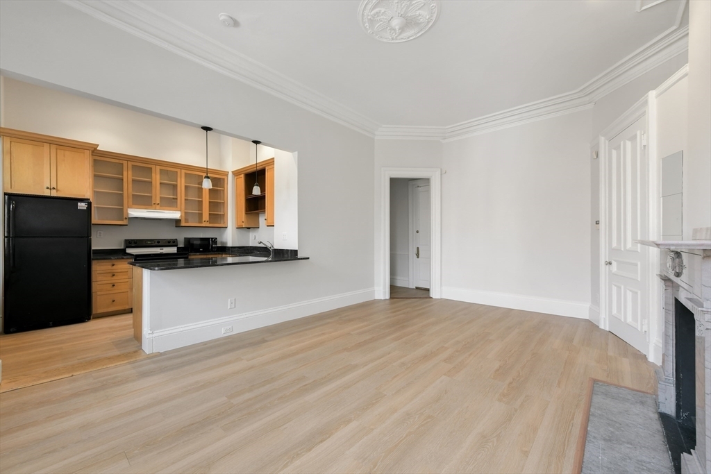 Property Photo:  319 Commonwealth Ave 22  MA 02115 