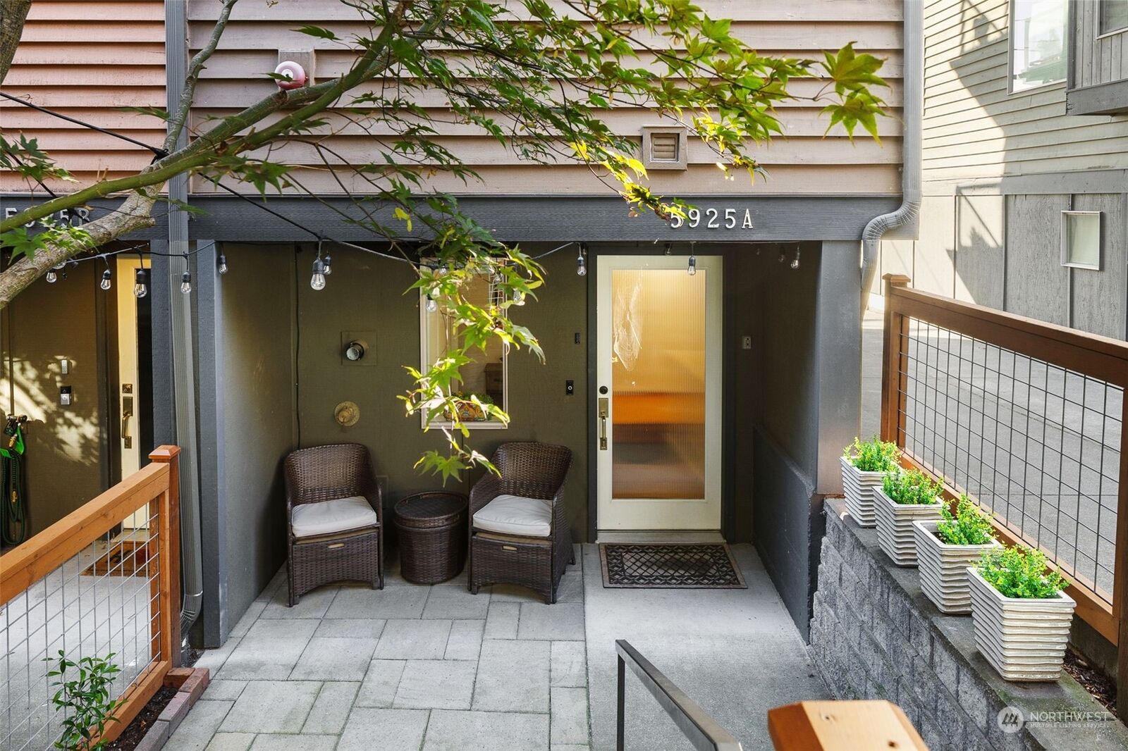 Property Photo:  5925  California Avenue SW A  WA 98136 