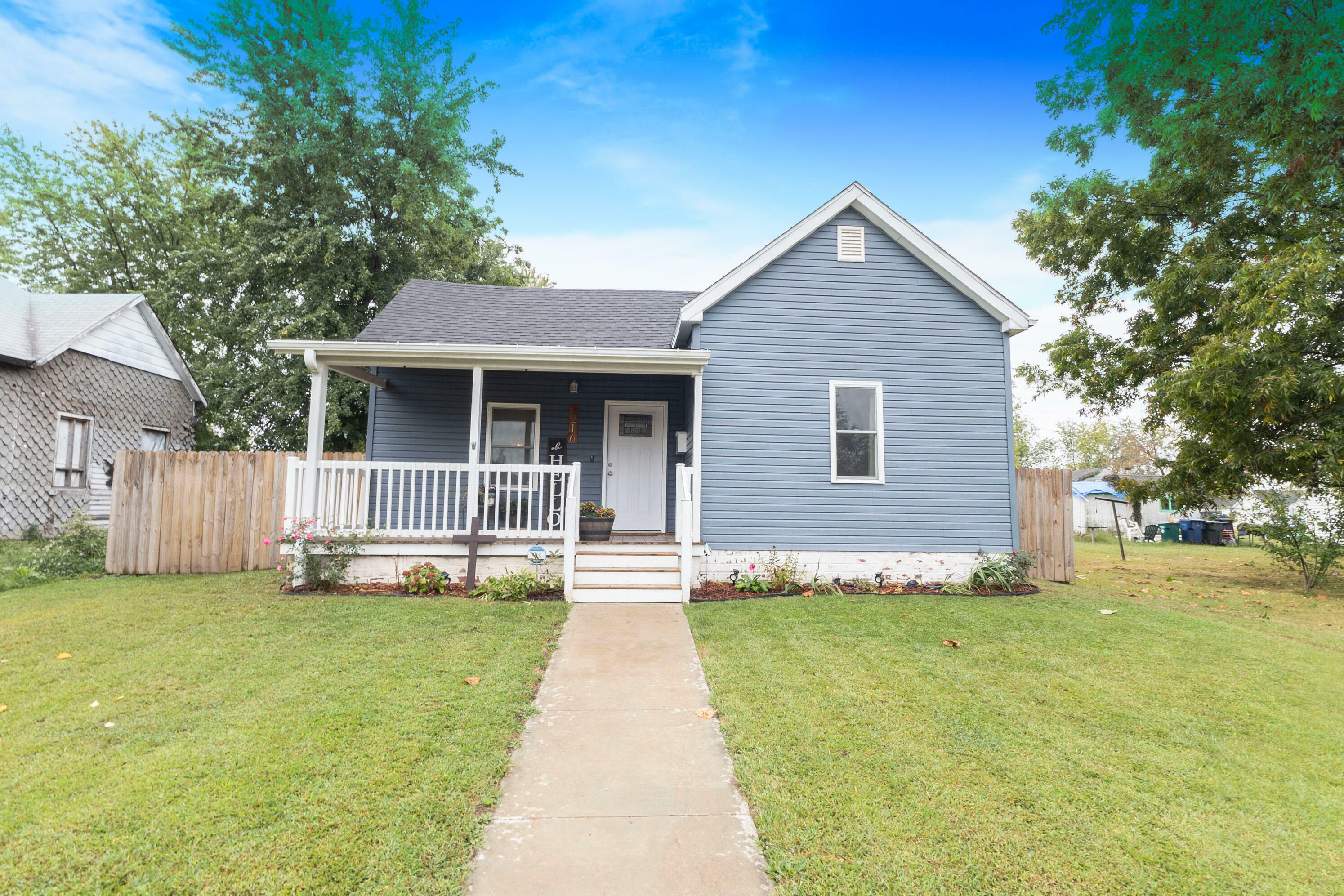 Property Photo:  1216 Myra St.  MO 65270 