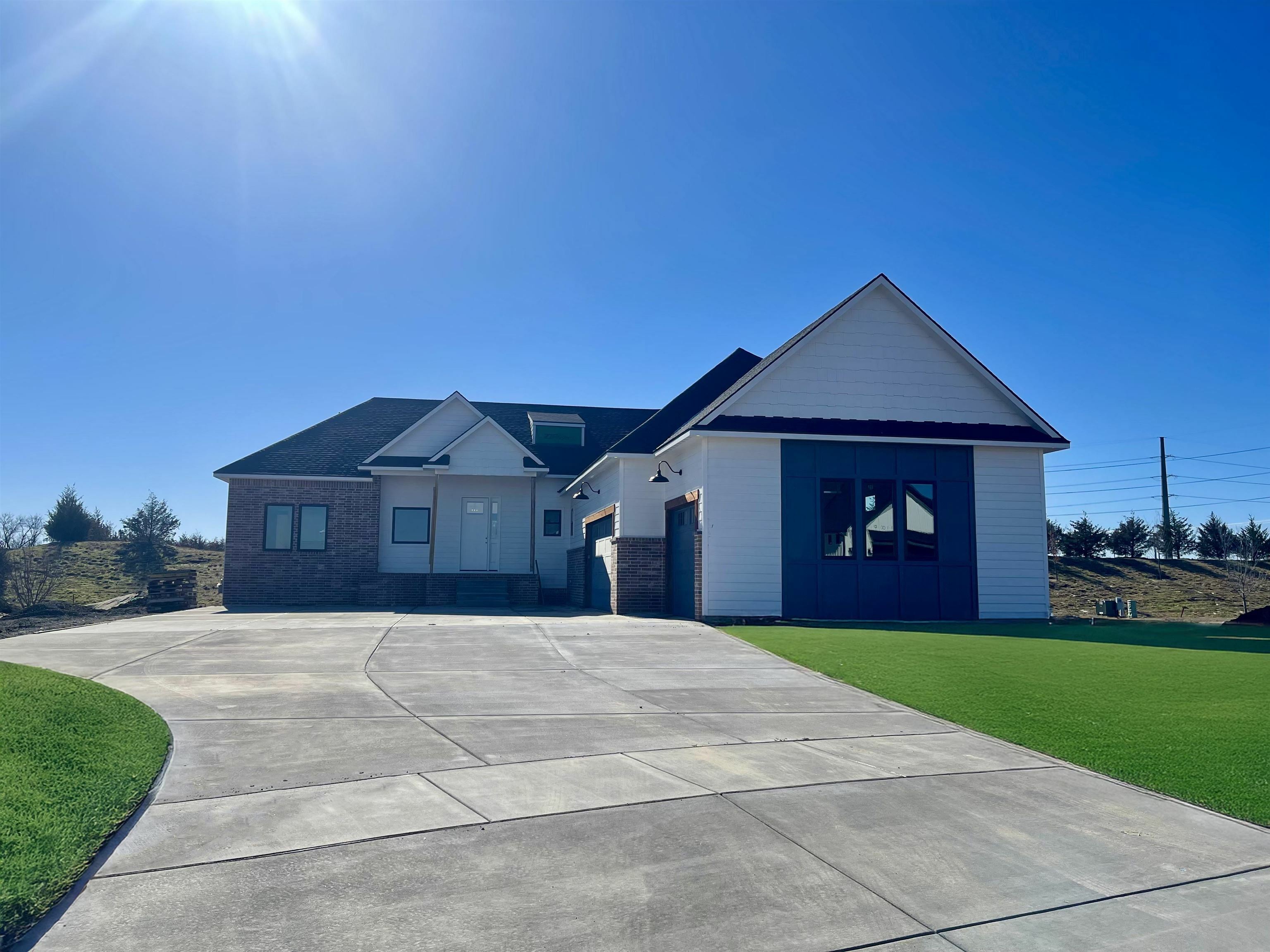 Property Photo:  5081 Shoreside Ct  KS 67101 