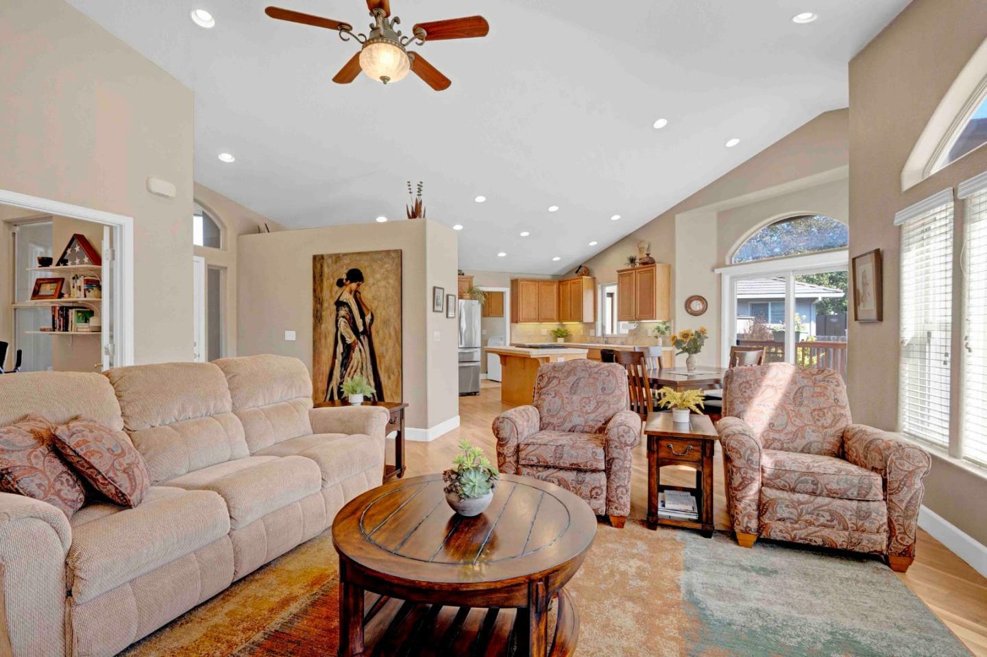 Property Photo:  910 Valley Oak Court  CA 95023 